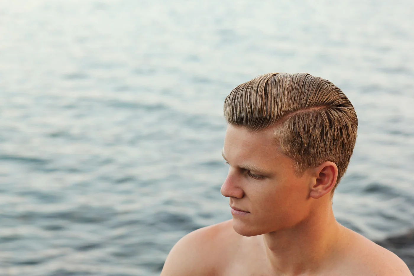 Taglio uomo con styling laterale Focus Hair Concept